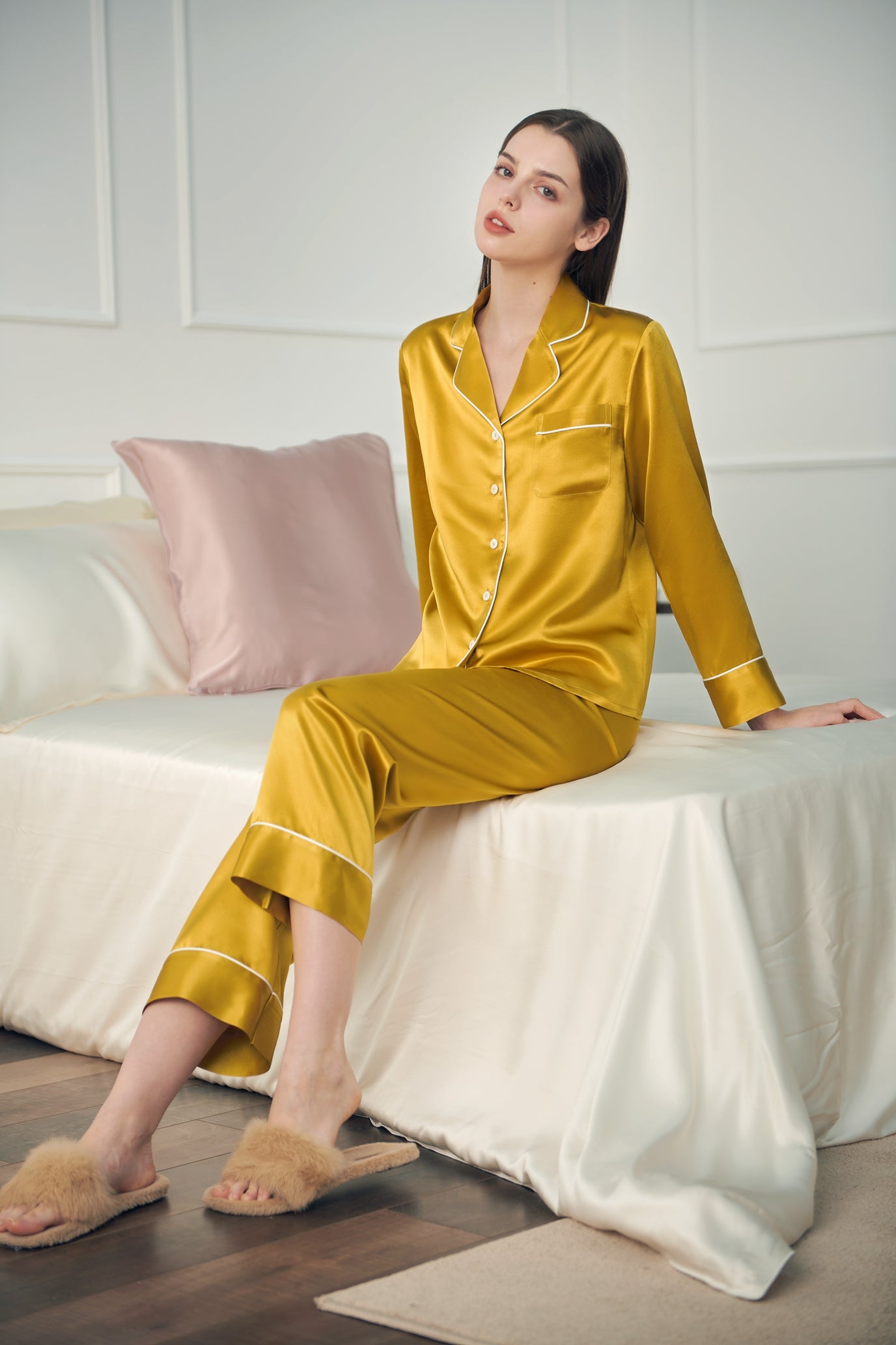 22 Momme Classic Trimmed women Silk Pajamas Set