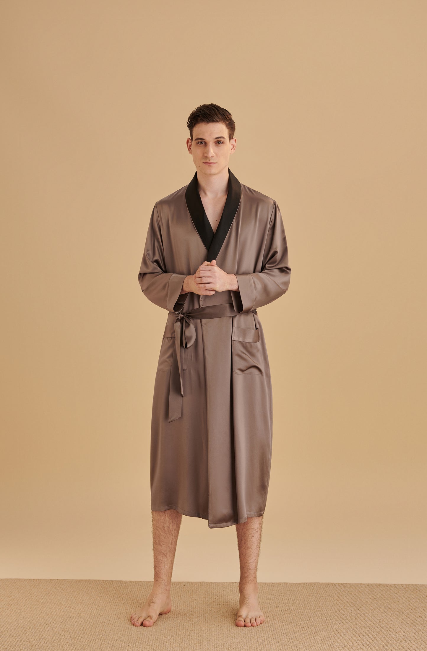 22 Momme Men Black Collar Silk Robe