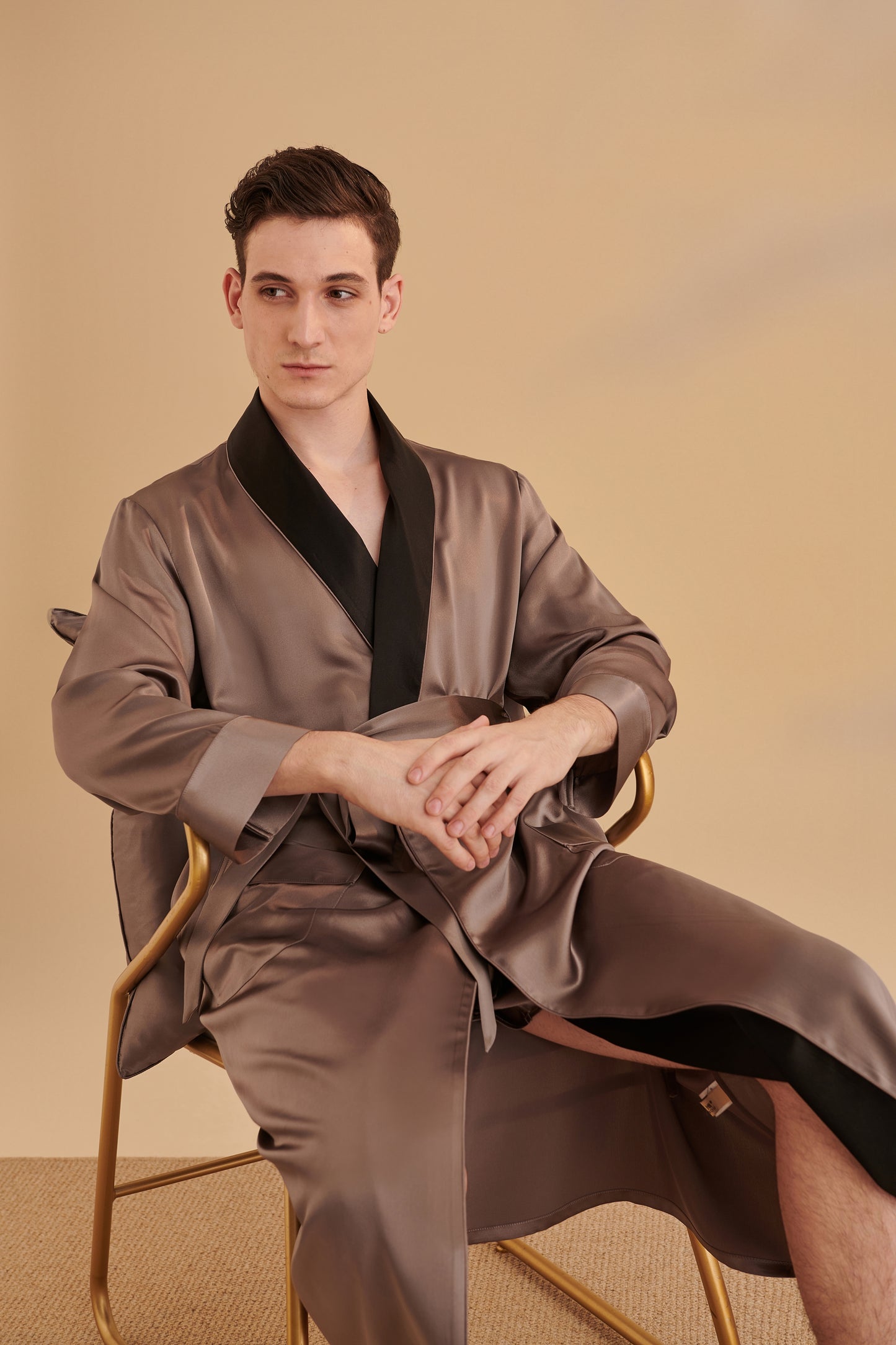 22 Momme Men Black Collar Silk Robe